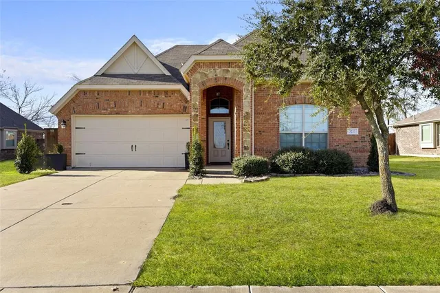 $2,400 | 3233 Clear Springs Drive, Forney, TX 75126