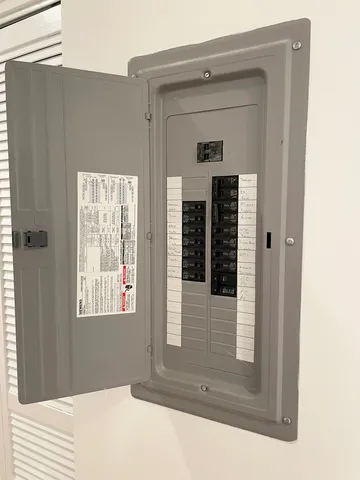 $595,000 | 523 West 65th Place, Chicago, IL 60621