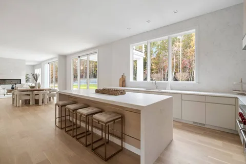 $6,995,000 | 2069 Deerfield Road, Sag Harbor, NY 11963