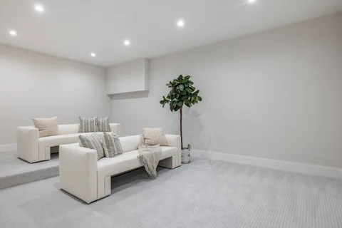 $6,995,000 | 2069 Deerfield Road, Sag Harbor, NY 11963