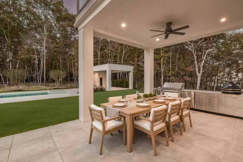 $6,995,000 | 2069 Deerfield Road, Sag Harbor, NY 11963