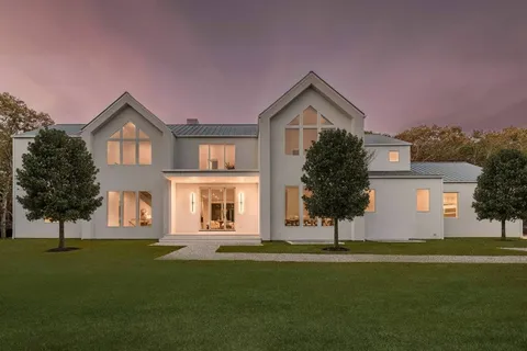 $6,995,000 | 2069 Deerfield Road, Sag Harbor, NY 11963