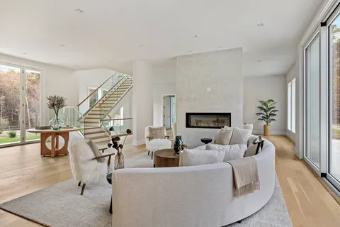 $6,995,000 | 2069 Deerfield Road, Sag Harbor, NY 11963