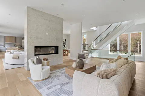 $6,995,000 | 2069 Deerfield Road, Sag Harbor, NY 11963