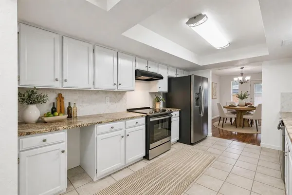 $410,000 | 930 Shady Creek Lane, Bedford, TX 76021