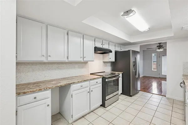 $410,000 | 930 Shady Creek Lane, Bedford, TX 76021