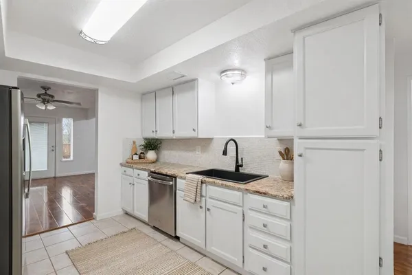 $410,000 | 930 Shady Creek Lane, Bedford, TX 76021