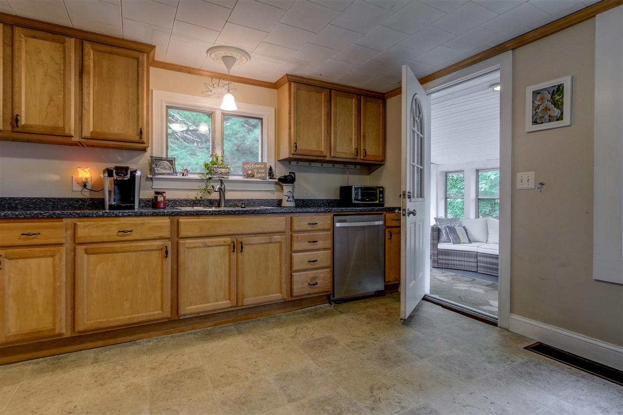 192 Stage Road Nottingham, NH 03290 - Photo 13 of 40