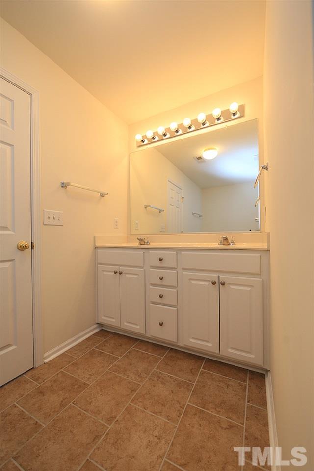 2923 Winding Waters Way Raleigh, NC 27614 - Photo 13 of 25 Gallery Image 13