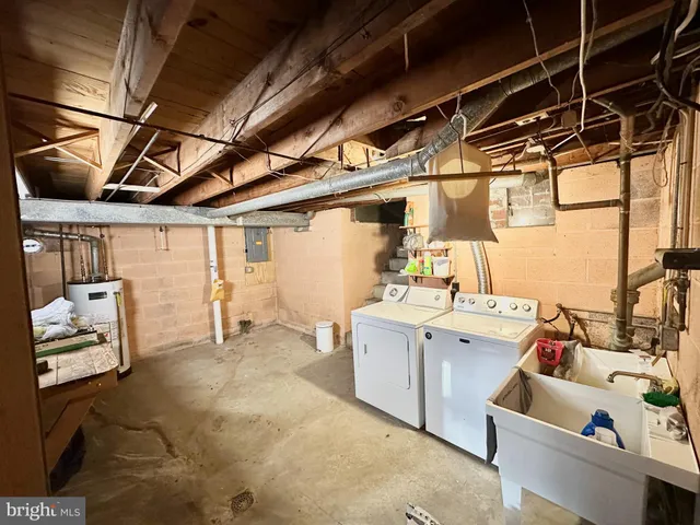 a view of utility room