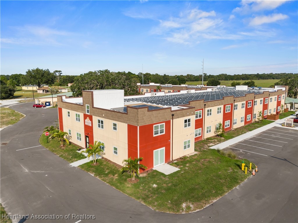 260 Spanish Moss Circle, Unit 101 Sebring, FL 33876 - Photo 14 of 35 a view of a city