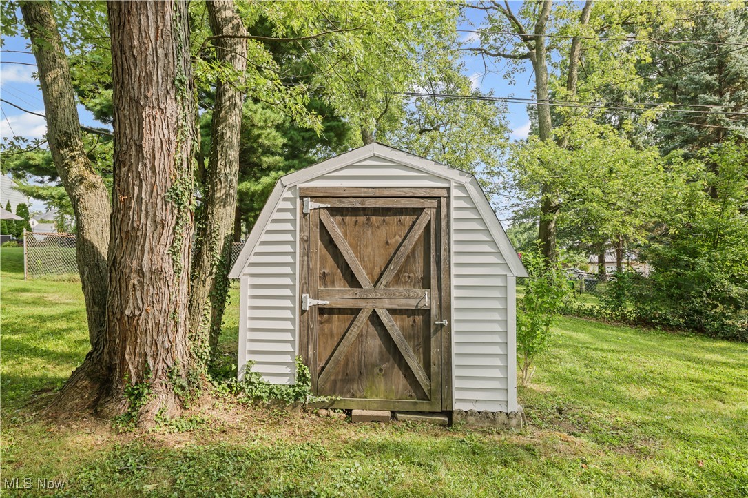 983 Roseland Road Alliance, OH 44601 - Photo 43 of 47 View of shed