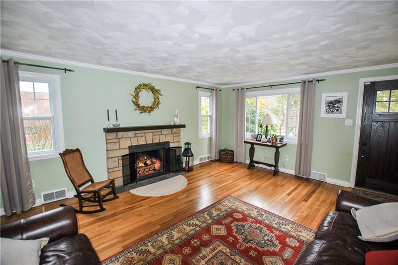 1054 Jefferson Road Pittsburgh, PA 15235 - Photo 3 of 22 Gallery Image 3