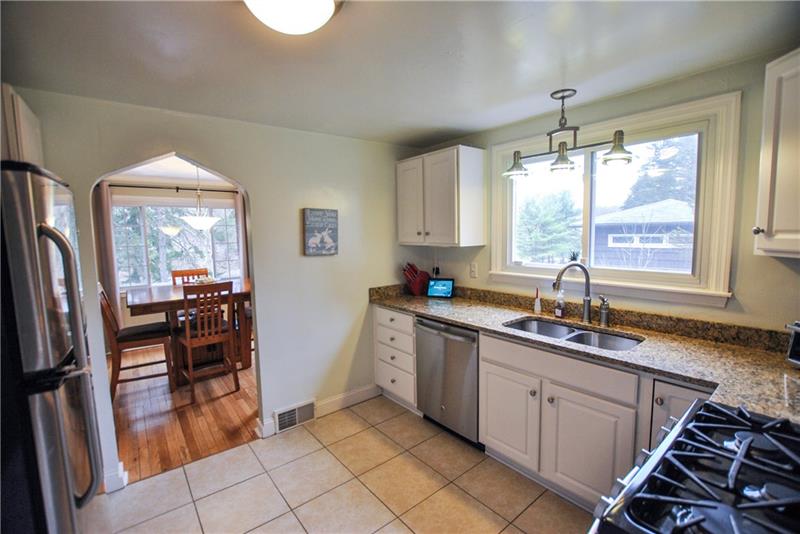 1054 Jefferson Road Pittsburgh, PA 15235 - Photo 8 of 22 Gallery Image 8