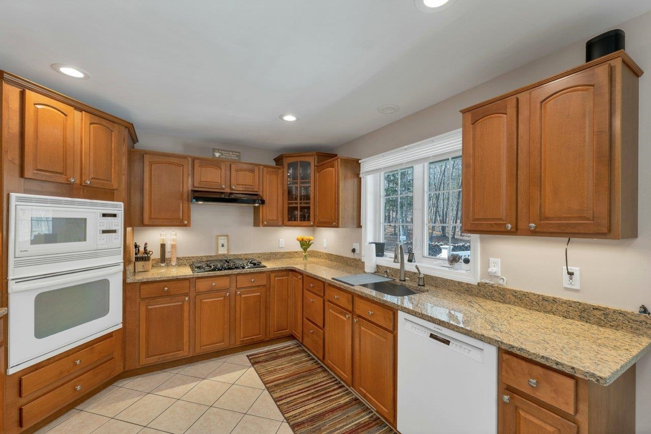 303 Lords Mill Road Epsom, NH 03234 - Photo 15 of 57