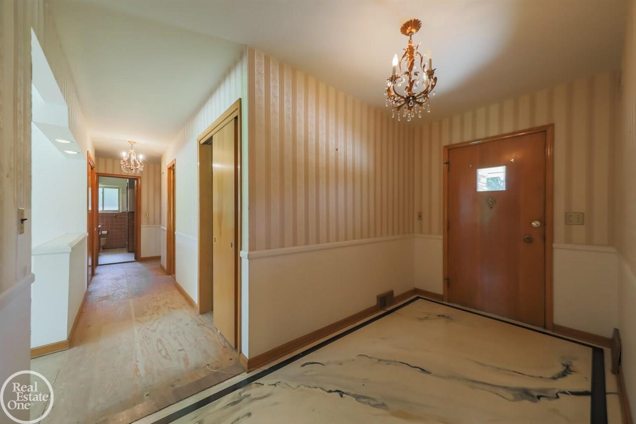 324 Moross Road Grosse Pointe Farms, MI 48236 - Photo 12 of 47