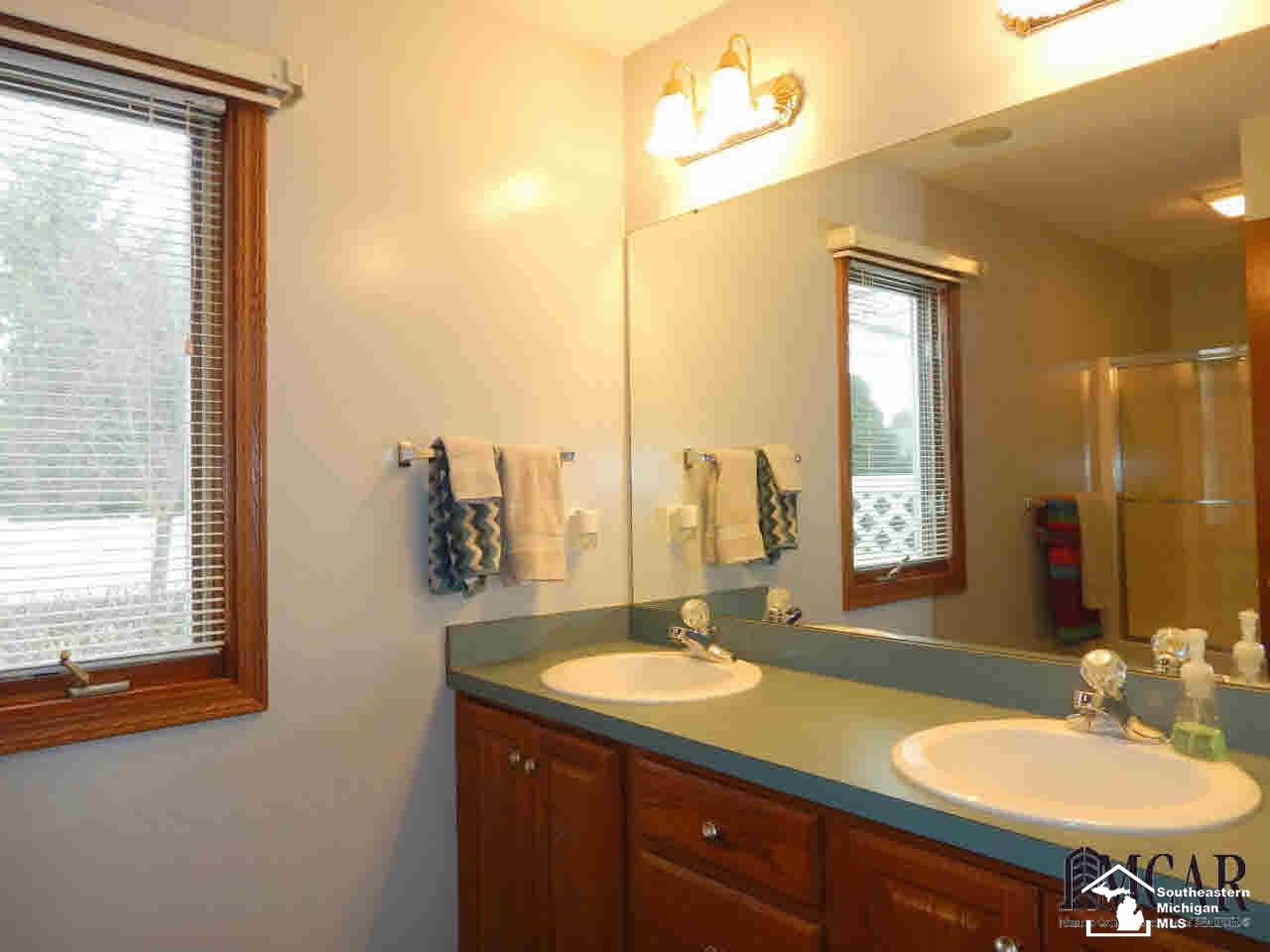 1756 Linzden Place Temperance, MI 48182 - Photo 8 of 22 Master Bathroom