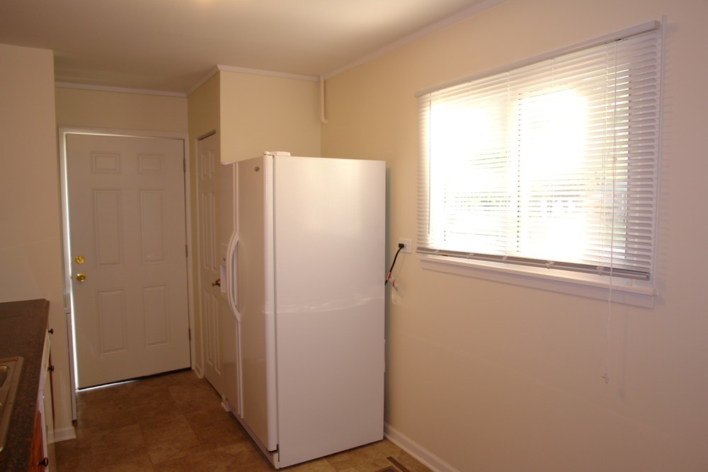 245 East Dennis Road Wheeling, IL 60090 - Photo 5 of 11