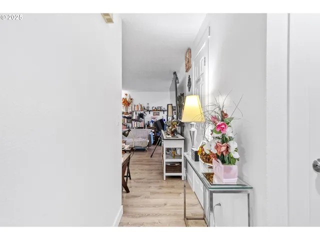 $519,000 | 15540 Northeast Couch Street, Portland, OR 97230