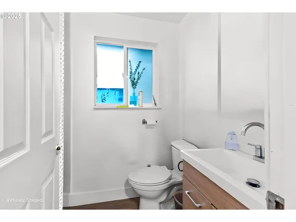 $499,000 | 15540 Northeast Couch Street, Portland, OR 97230