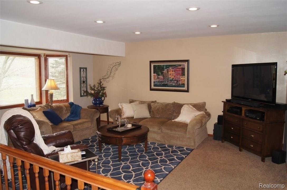 1696 Peppermill Road Lapeer, MI 48446 - Photo 10 of 35 DSC08040.jpg