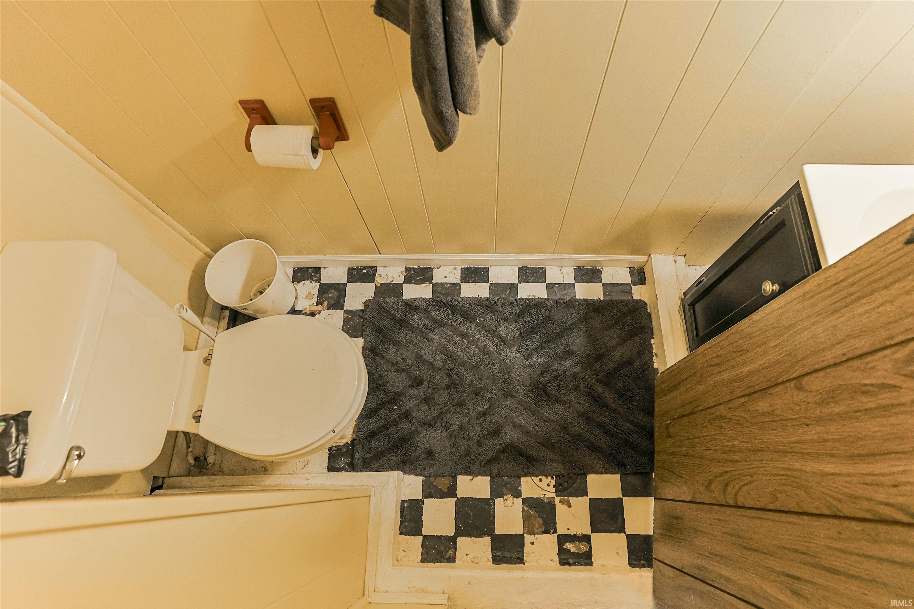 910 West Lawrence Street Mishawaka, IN 46545 - Photo 22 of 26