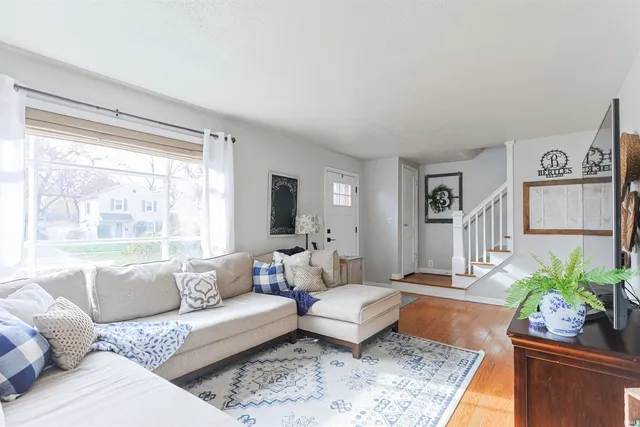 $219,900 | 910 West Lawrence Street, Mishawaka, IN 46545