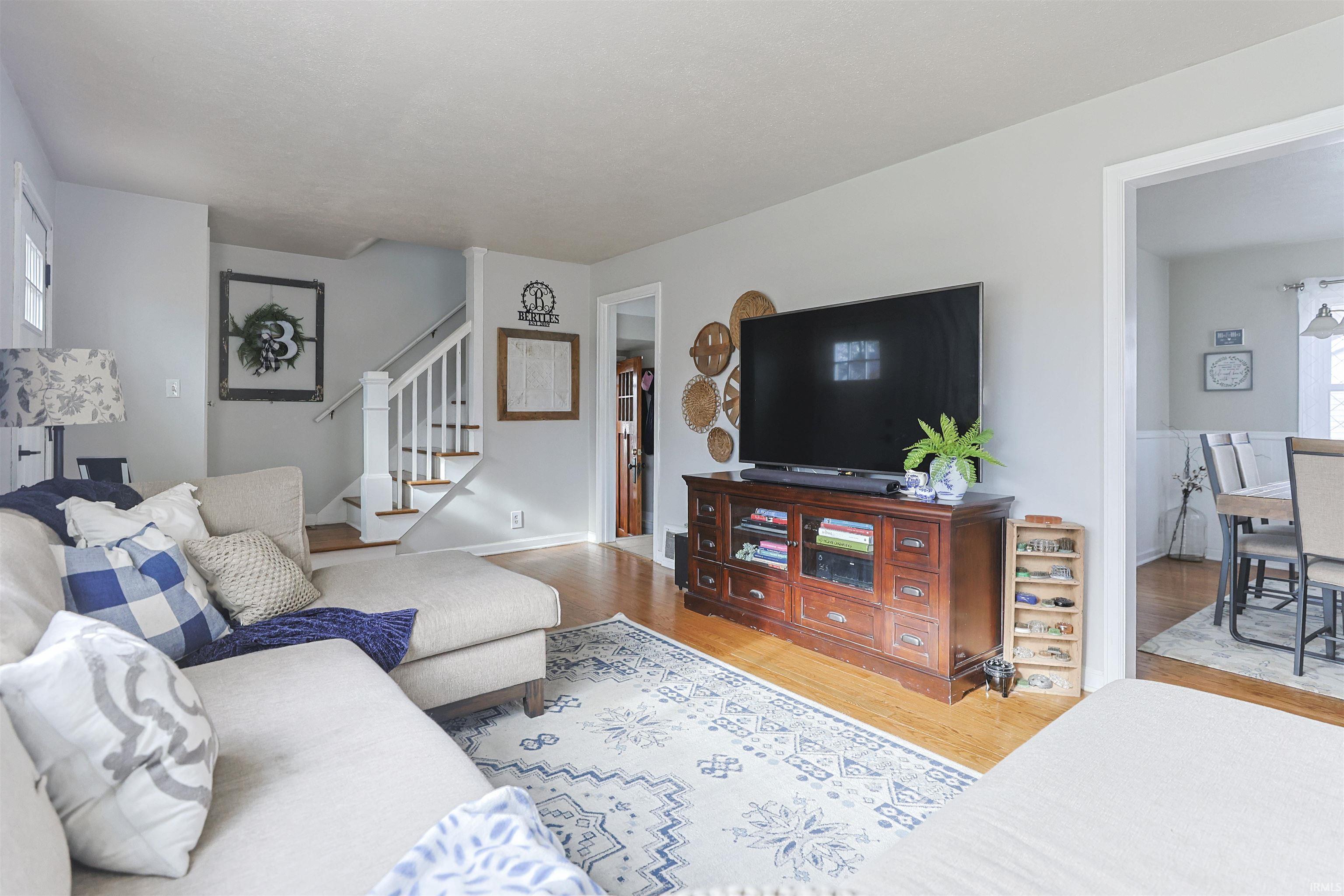 910 West Lawrence Street Mishawaka, IN 46545 - Photo 4 of 26