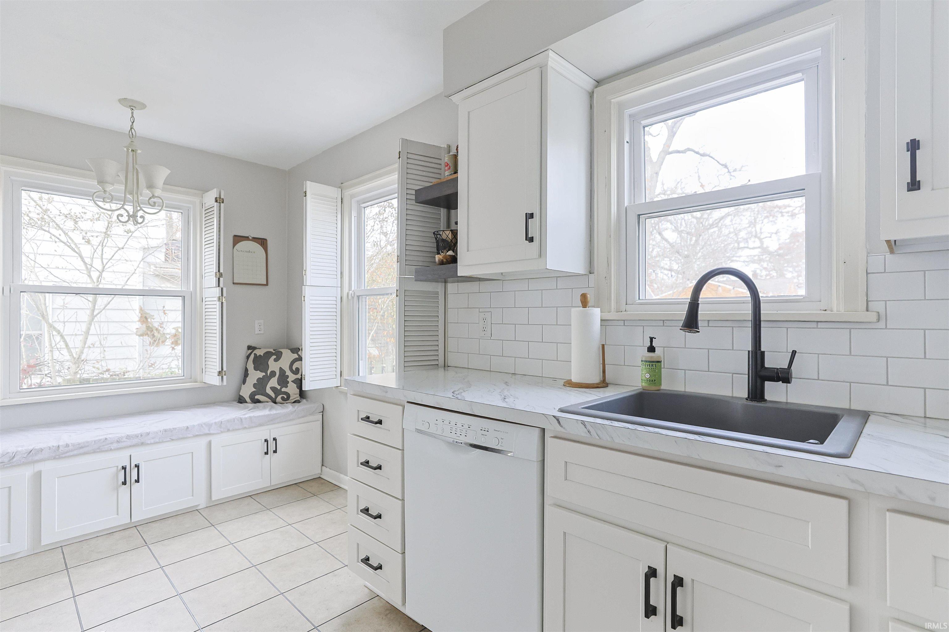 910 West Lawrence Street Mishawaka, IN 46545 - Photo 9 of 26