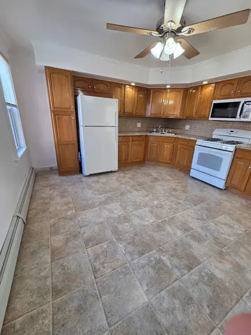 $2,000 | 12 South A Street, Norwich, CT 06380