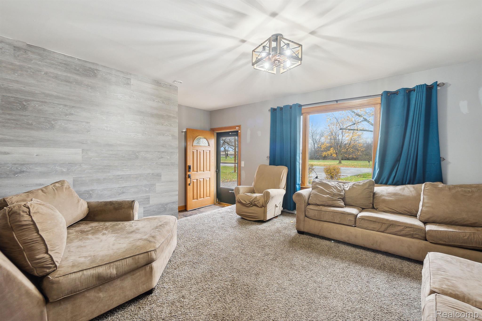 2464 West Maple Avenue Flint, MI 48507 - Photo 9 of 35 Gallery Image 9