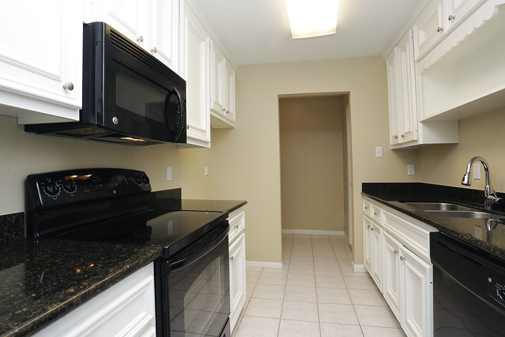 12706 Monaco Road Houston, TX 77070 - Photo 4 of 10
