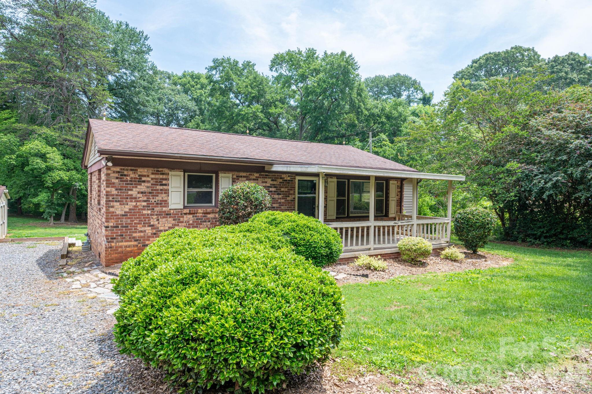 626 Dallas Spencer Mountain Road Dallas, NC 28034 - Photo 5 of 44