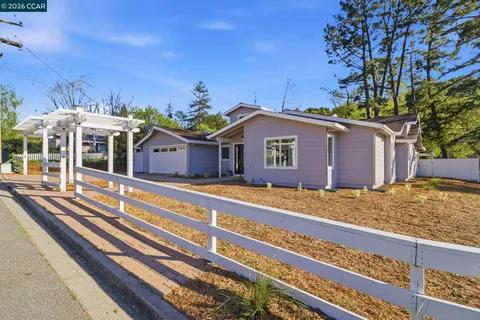 $1,650,000 | 1124 Sanders Drive, Moraga, CA 94556