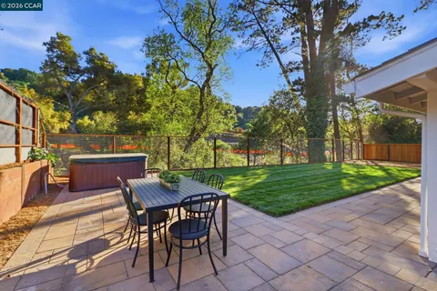 $1,650,000 | 1124 Sanders Drive, Moraga, CA 94556