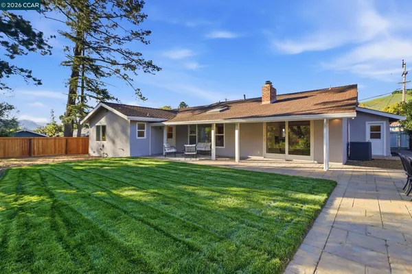 $1,950,000 | 1124 Sanders Drive, Moraga, CA 94556