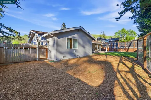 $1,650,000 | 1124 Sanders Drive, Moraga, CA 94556