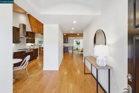 $1,650,000 | 1124 Sanders Drive, Moraga, CA 94556