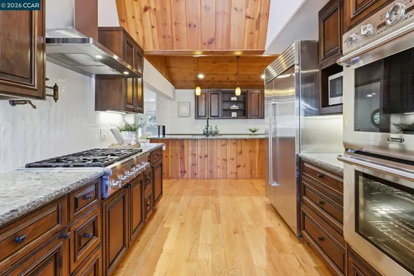 $1,950,000 | 1124 Sanders Drive, Moraga, CA 94556