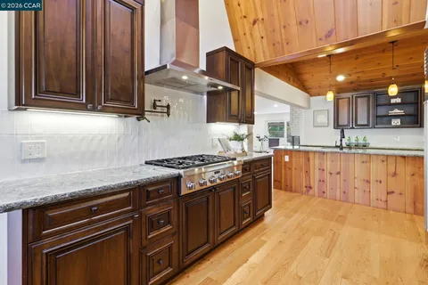 $1,650,000 | 1124 Sanders Drive, Moraga, CA 94556