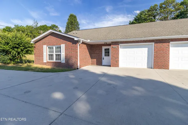$1,645 | 4622 Ventura Drive, Knoxville, TN 37938