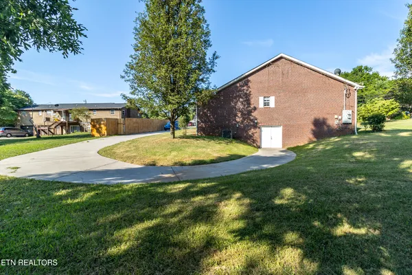 $1,645 | 4622 Ventura Drive, Knoxville, TN 37938