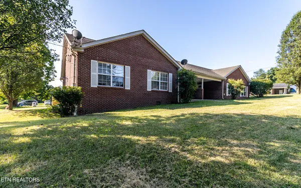 $1,645 | 4622 Ventura Drive, Knoxville, TN 37938