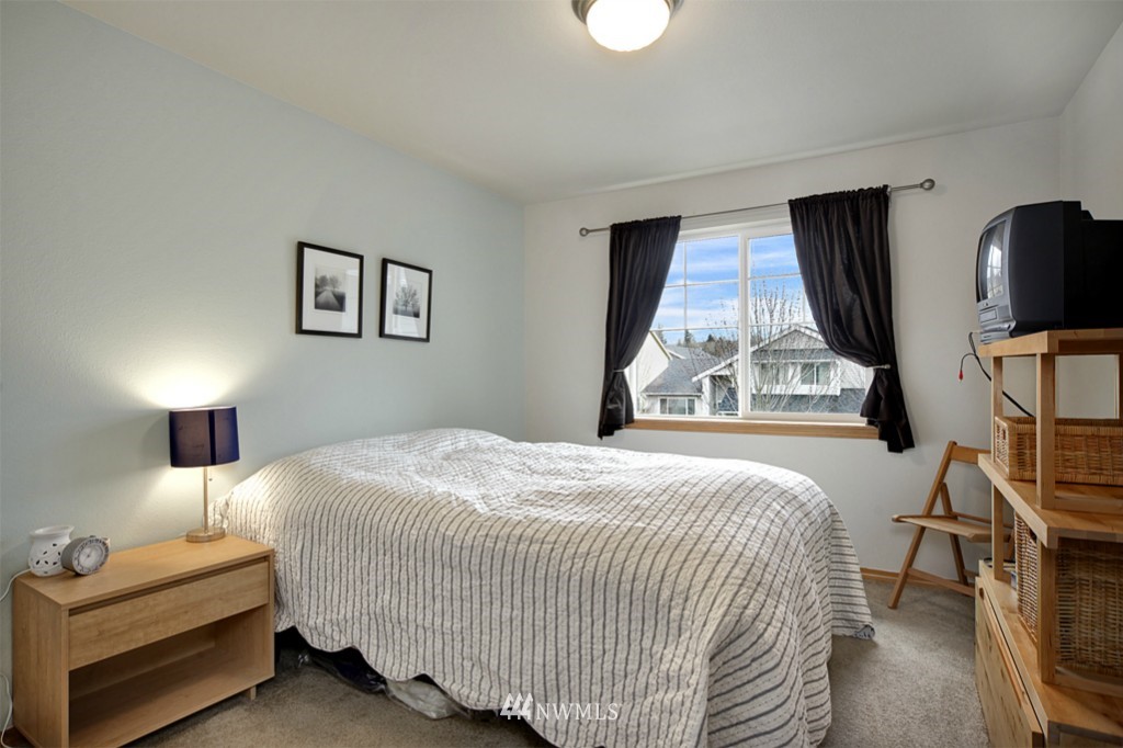 335 Yakima Place Southeast Renton, WA 98059 - Photo 10 of 16