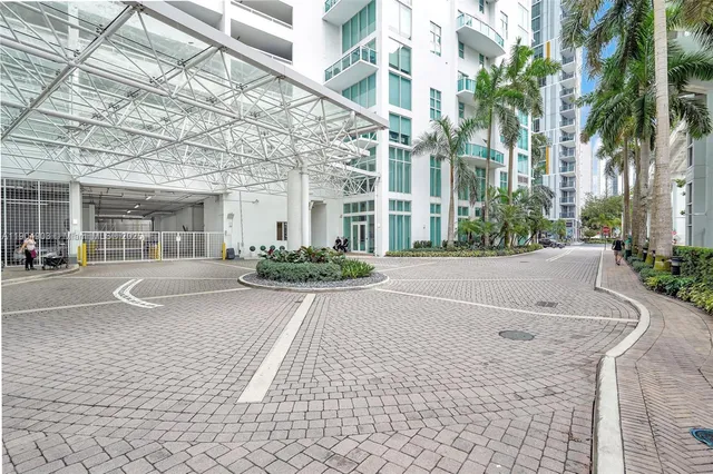 $615,000 | 41 Southeast 5th Street, Unit 816, Miami, FL 33131