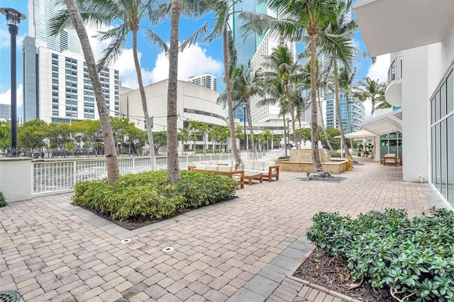 $615,000 | 41 Southeast 5th Street, Unit 816, Miami, FL 33131