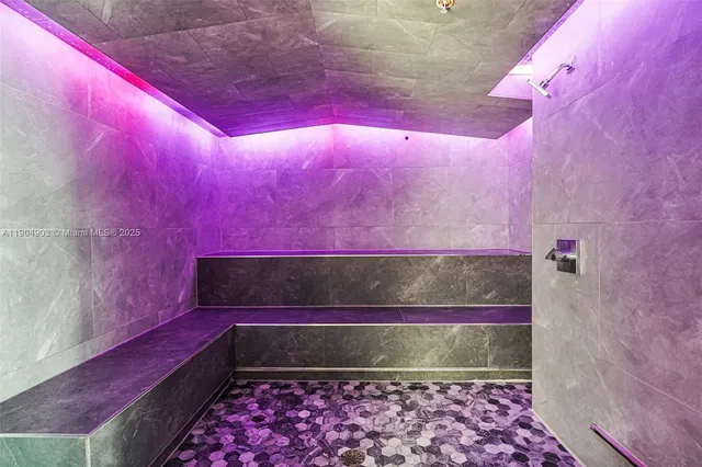 $615,000 | 41 Southeast 5th Street, Unit 816, Miami, FL 33131