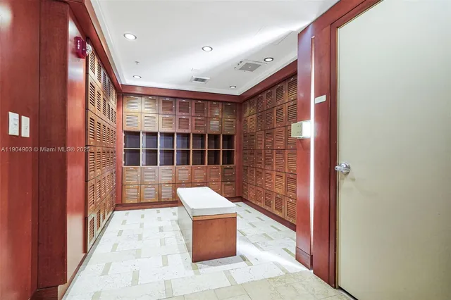 $615,000 | 41 Southeast 5th Street, Unit 816, Miami, FL 33131