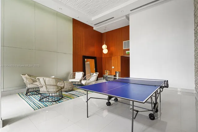 $615,000 | 41 Southeast 5th Street, Unit 816, Miami, FL 33131