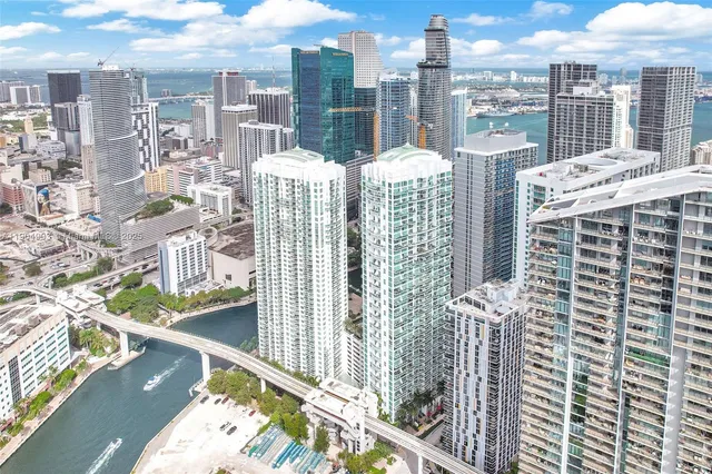 $615,000 | 41 Southeast 5th Street, Unit 816, Miami, FL 33131